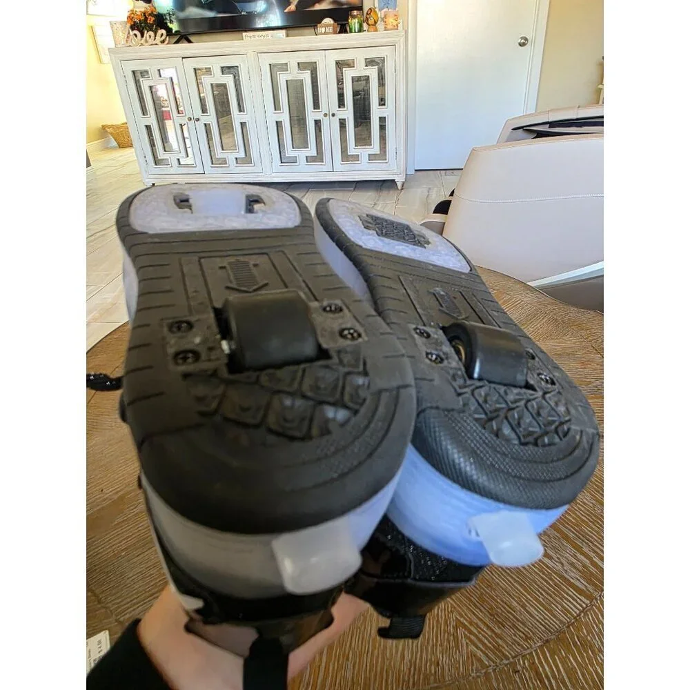 Big Kids Black Ainvlenan Light-Up Roller Sneakers‎ Skates, EU Size 35, US 4.5 B2